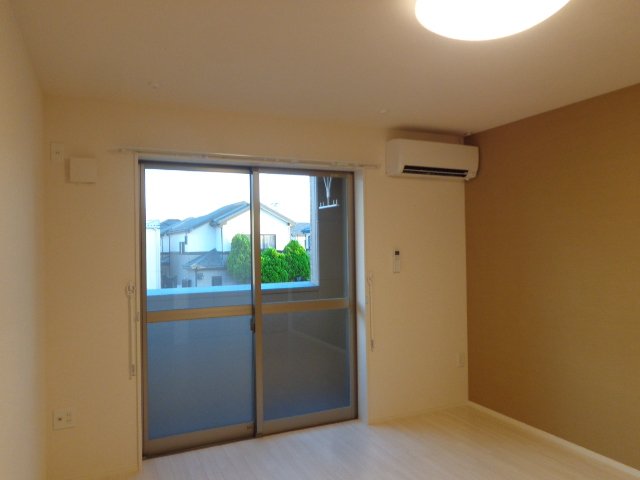 居室・リビング　室内