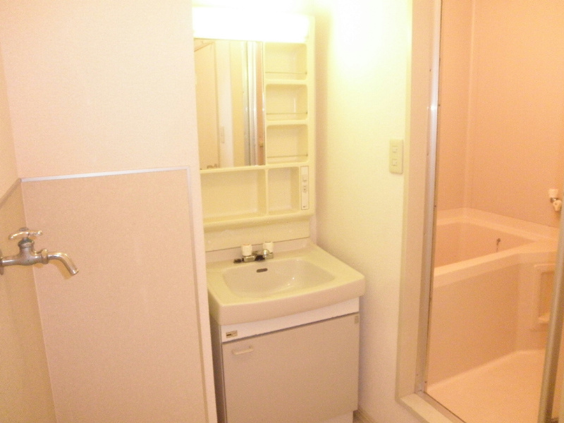 洗面設備　独立洗面台です