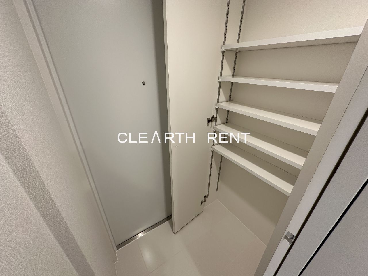 玄関　ネット無料・室内設備充実の快適空間