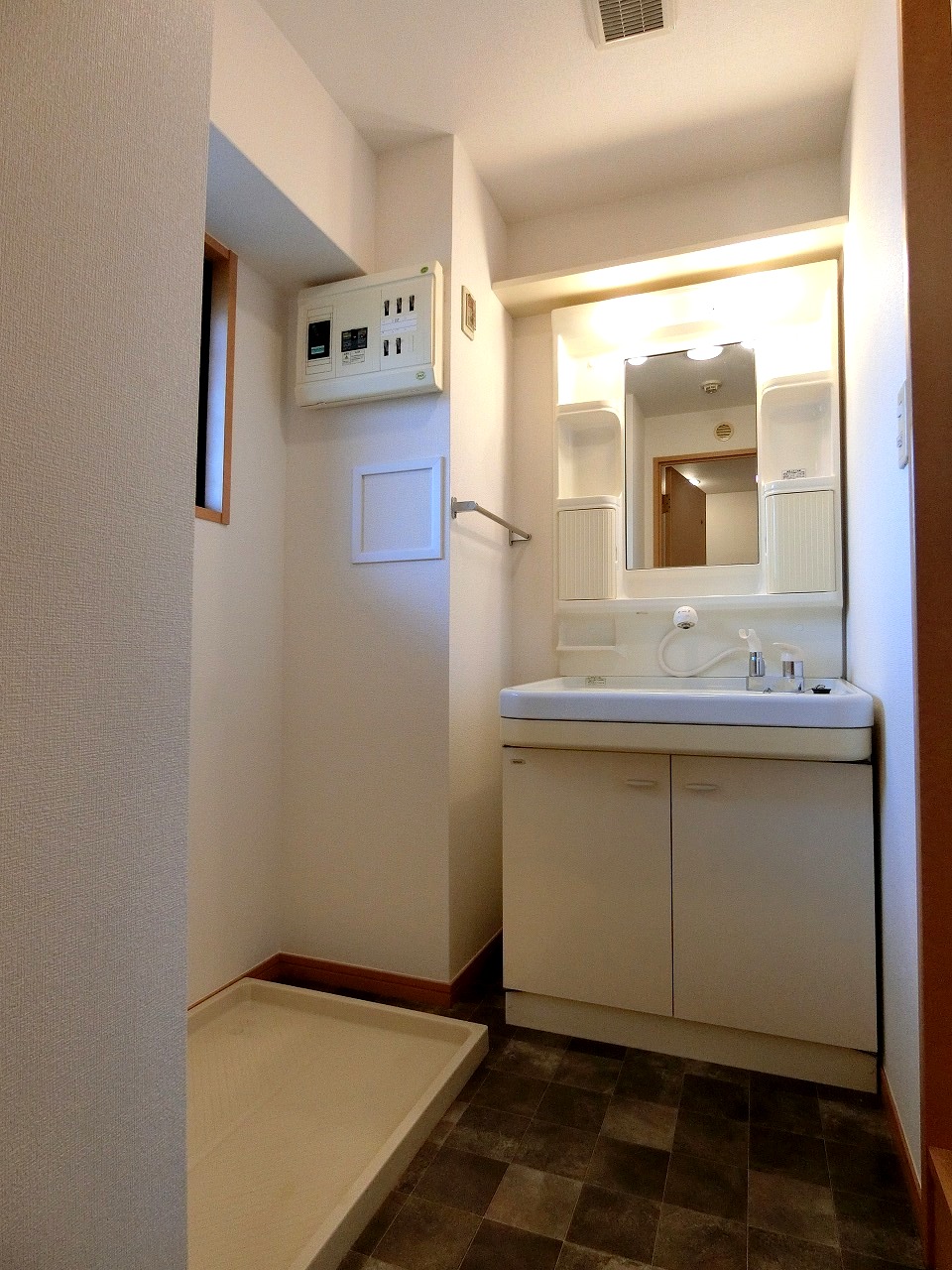 洗面設備　他部屋参照・現状優先