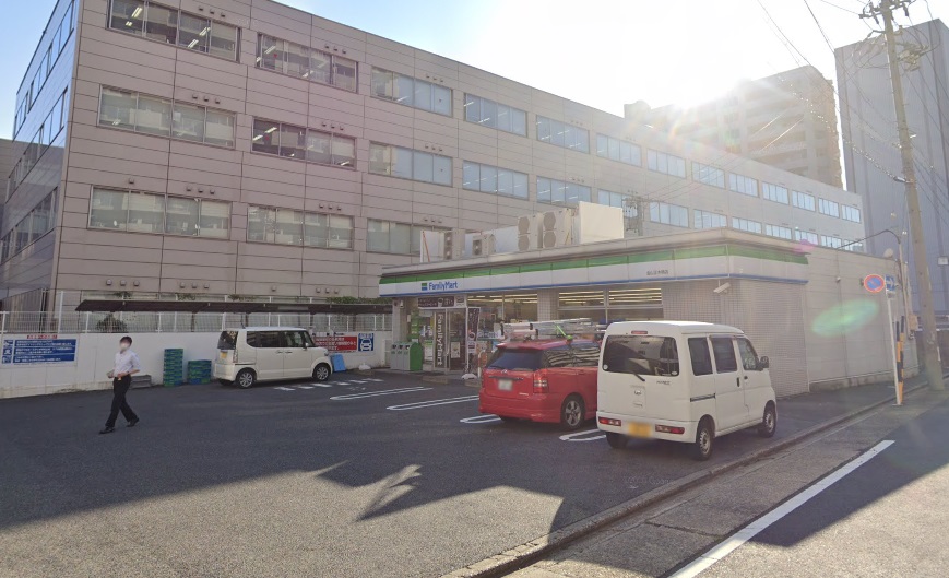 コンビニ　ファミリーマート　金山正木橋店 (コンビニ)（コンビニ）まで80m