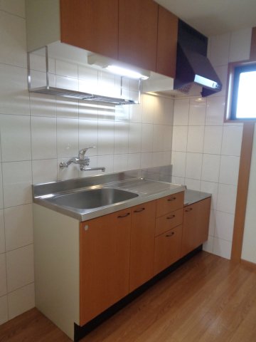 キッチン　吊戸棚付き