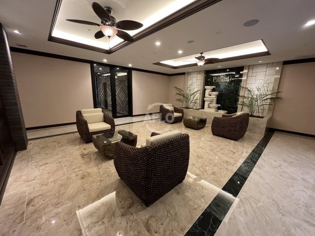 エントランス　プレジオ鑓屋町　エントランス