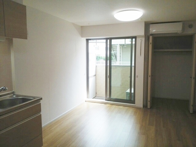 居室・リビング　使いやすい形の為、レイアウトを楽しめます♪