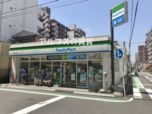 コンビニ　ファミリーマート横浜山王町店（コンビニ）まで129m
