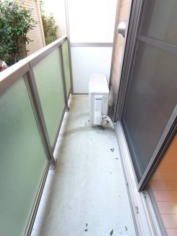 バルコニー　外からの目が気にならないバルコニーで洗濯物が干せます