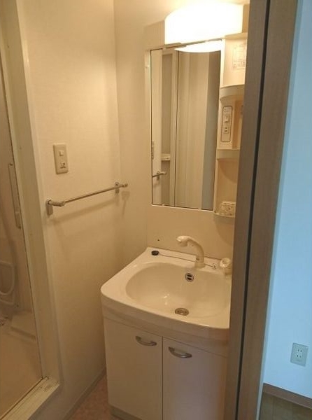 洗面設備　同タイプの内観です。