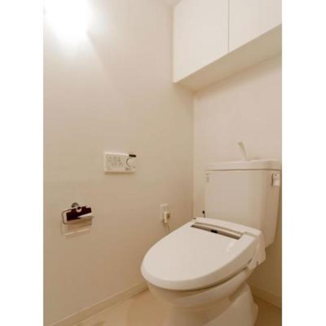 トイレ　※写真は同タイプ住戸です。