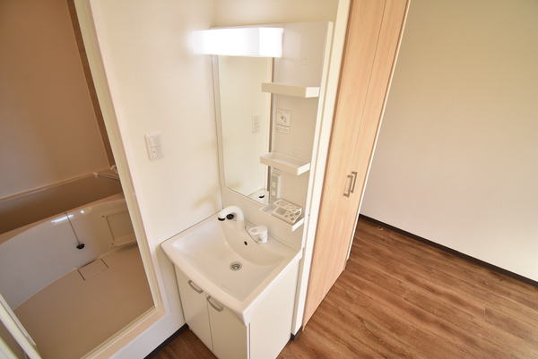 洗面設備　同仕様写真