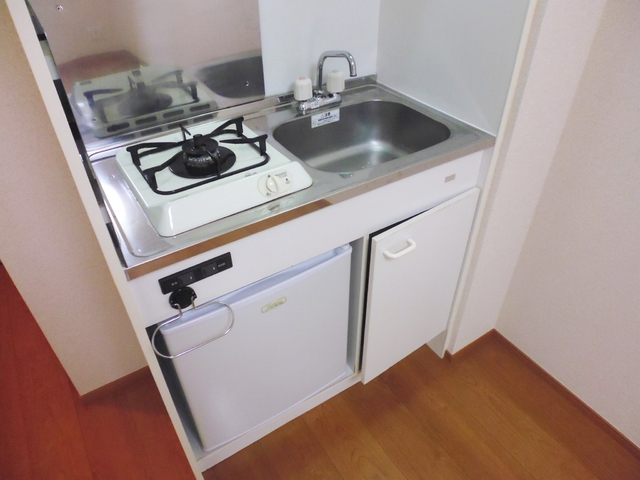 キッチン　一口ガスコンロ・冷蔵庫設置済みのキッチンです！