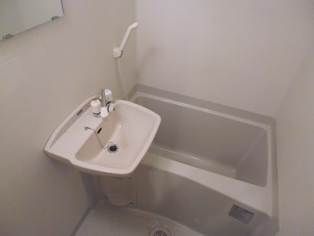 バス・シャワールーム　バスルームです☆