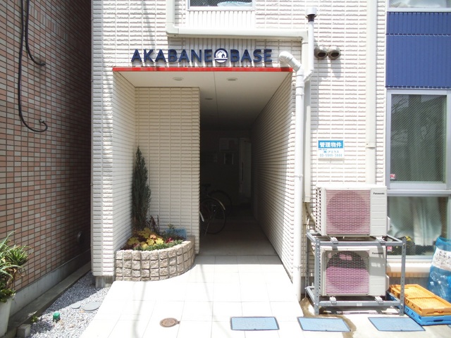 エントランス　エントランスには植栽が飾られています☆