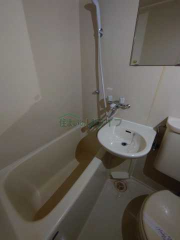 バス・シャワールーム　別部屋参考写真となります。