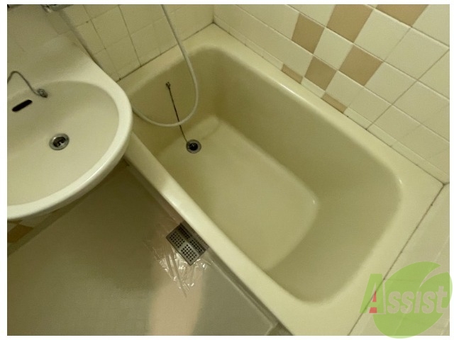 バス・シャワールーム　お風呂はゆったり浸かれる広さです。疲れが取れそうです。