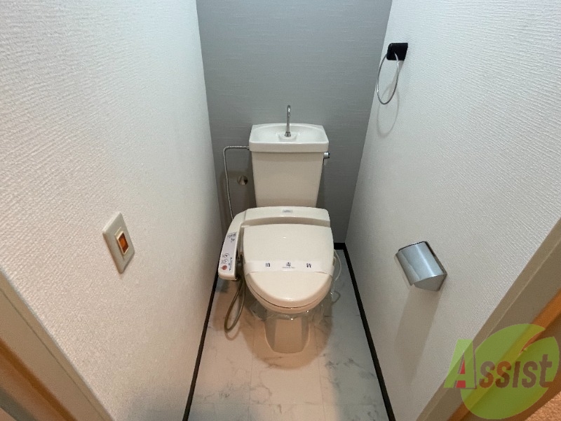 トイレ　トイレはシャワータイプ。欠かせない機能ですよね。