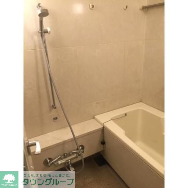 バス・シャワールーム　※写真は同タイプ住戸です。