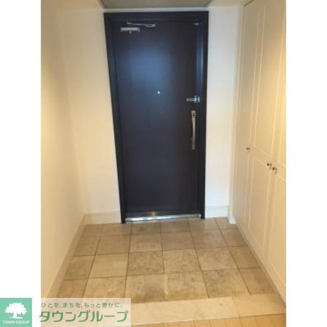 玄関　※写真は同タイプ住戸です。