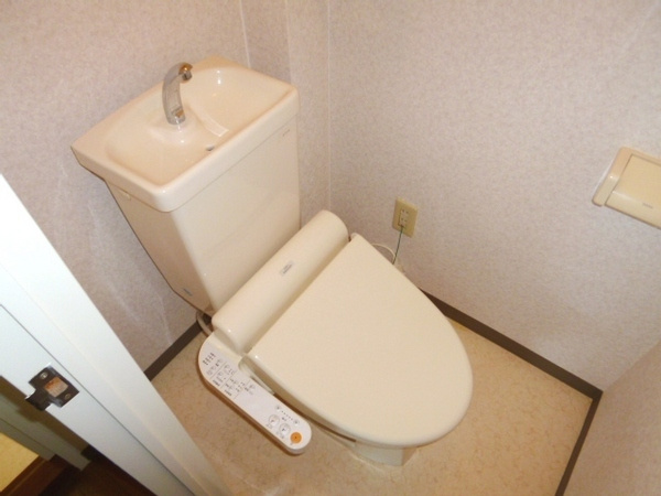 トイレ　温水洗浄便座あり☆
