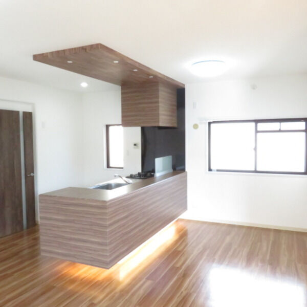 居室・リビング　リビング16.2帖！角部屋で日当たり良好☆