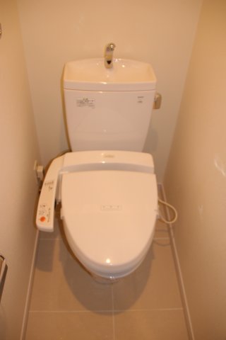 トイレ　温水洗浄機能付トイレ★(同一仕様写真)
