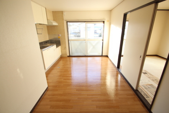 居室・リビング　※別部屋の写真です