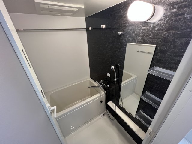 バス・シャワールーム　浴室乾燥機付きで便利！