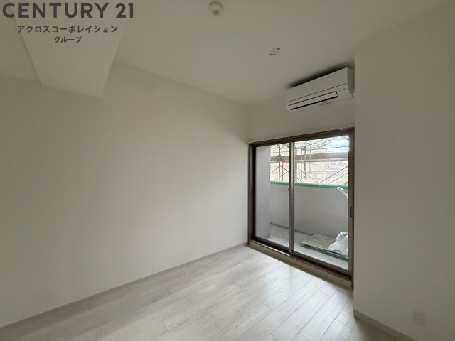 居室・リビング　エアコン付きで快適に過ごせます♪