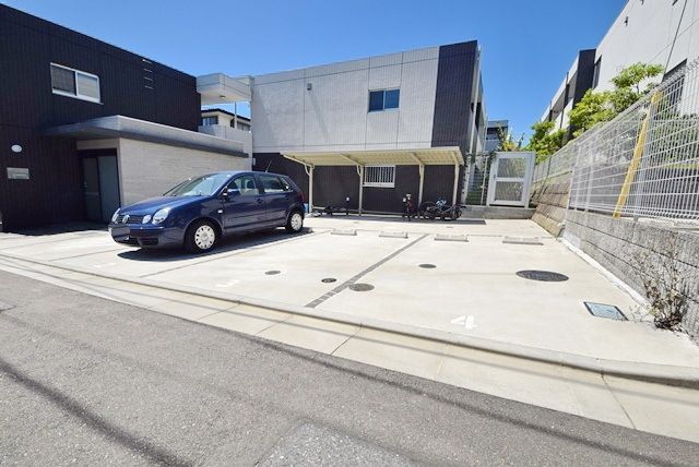 駐車場　★★敷地内駐車場完備★★