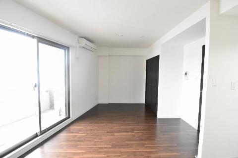 居室・リビング　室内