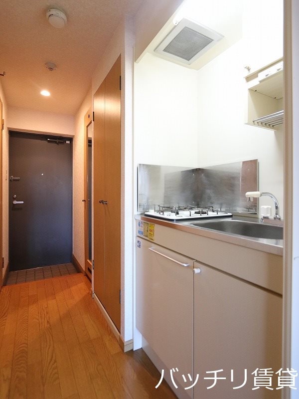 キッチン　同型タイプの為、現状を優先いたします