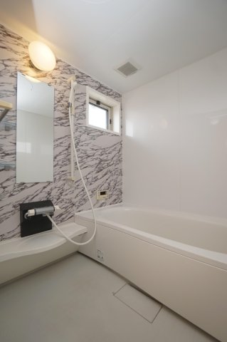 バス・シャワールーム　一坪風呂