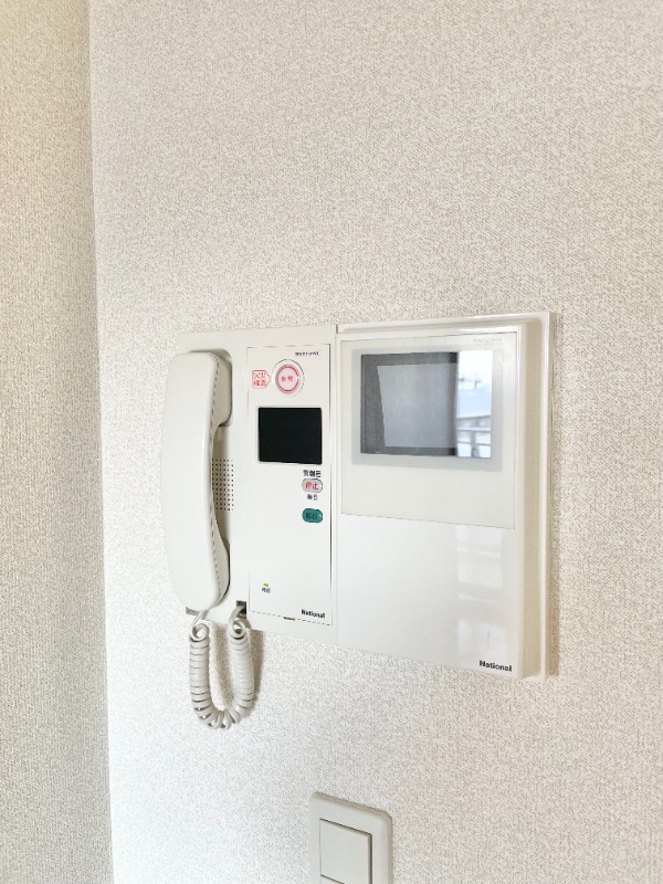 セキュリティ　モニター付きインターホン♪