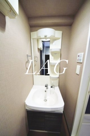 洗面設備　独立洗面台です。