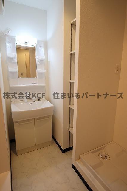 洗面設備　独立洗面台です