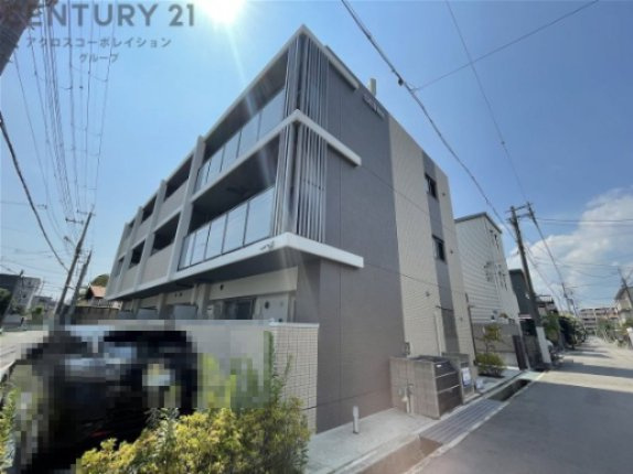 建物外観　オートロックで外部の人間が簡単に出入りできないため安心です。