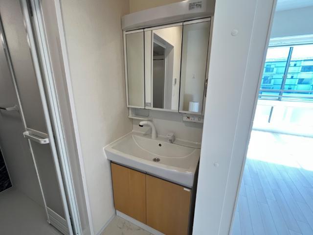 洗面設備　洗髪洗面化粧台