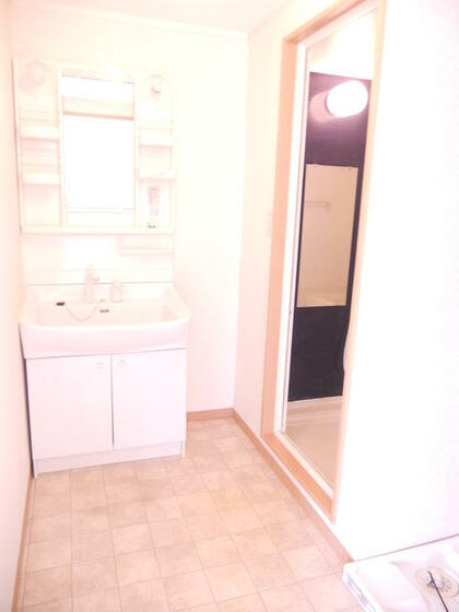 洗面設備　洗面台付き