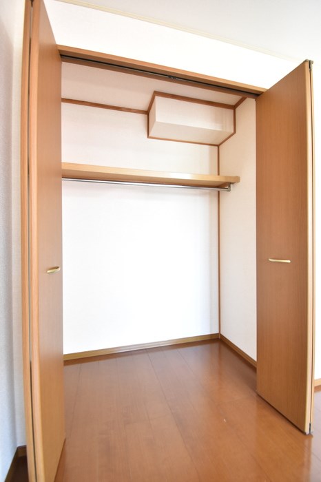 収納　奥行きのある使い勝手の良い収納スペース