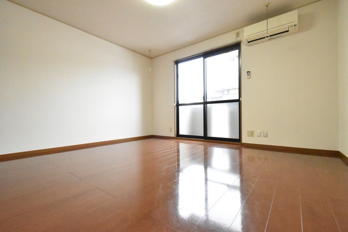 居室・リビング　※別部屋参考画像