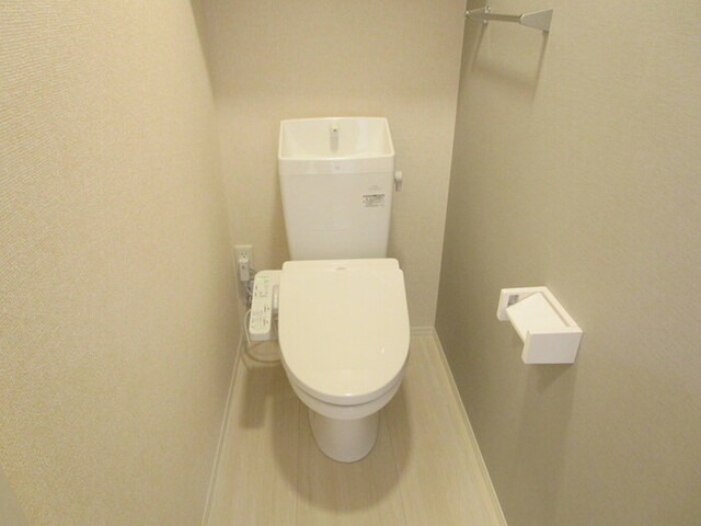 トイレ　温水洗浄暖房便座