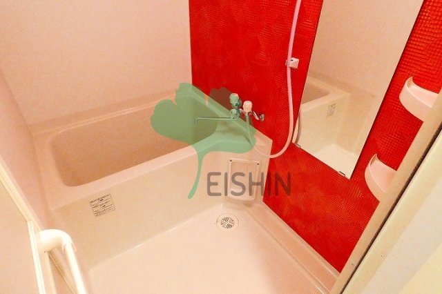 バス・シャワールーム　清潔感のある浴室です！