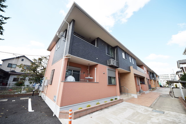 建物外観　～青い空、白い雲っ～