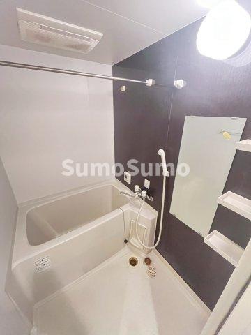 バス・シャワールーム　落ち着いた空間のお風呂です