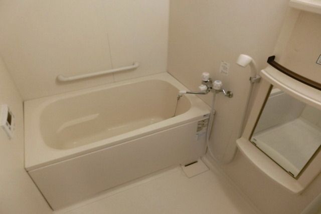 バス・シャワールーム　追い焚き機能付きバスルーム