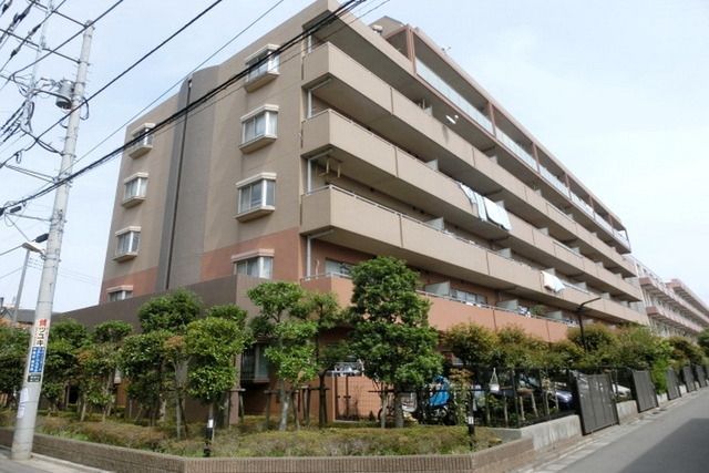 建物外観　鉄筋コン造7階建てマンション