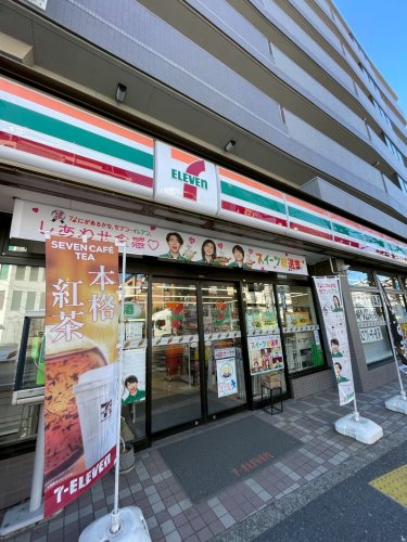 コンビニ　セブンイレブン杉並高井戸西店（コンビニ）まで396m