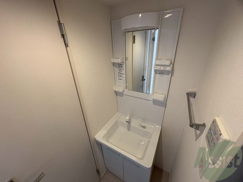 洗面設備　独立洗面台になります。毎日の身支度が楽しみですね。