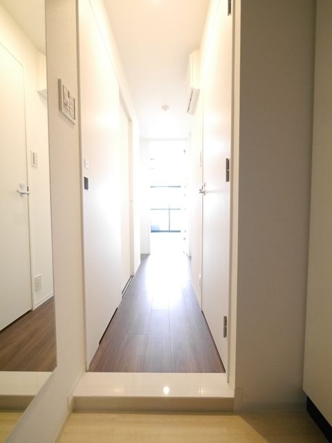 玄関　★玄関スペース！鏡あり★