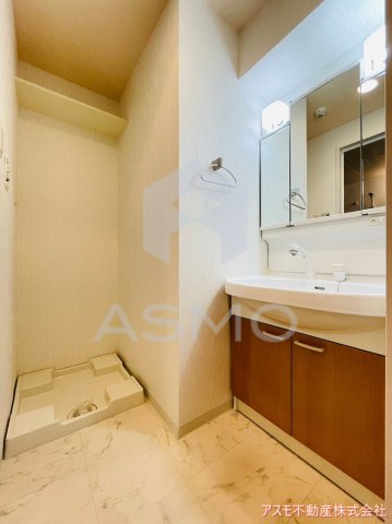 洗面設備　同マンション別部屋参考写真