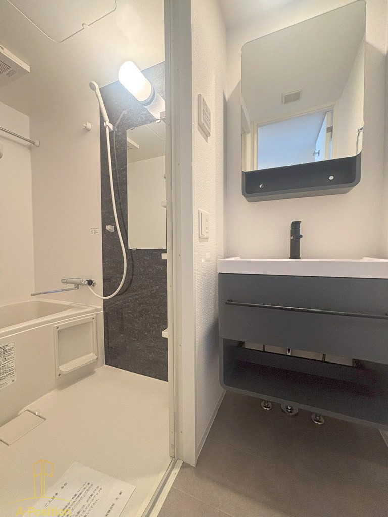 洗面設備　セレニテ難波グランデシュッド